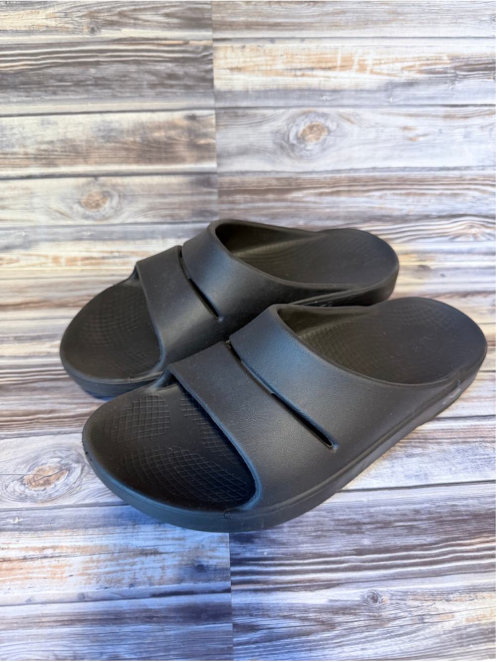 Oofos OOahh Women's Slide Black size 8